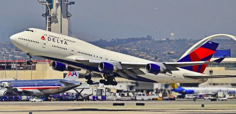 Delta Boeing 747-400 departing from LAX