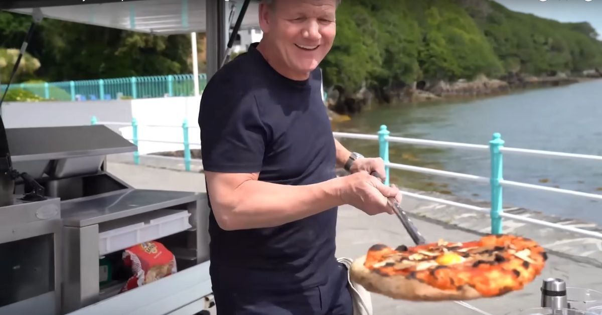 Gordon Ramsay Roasted For English Breakfast Pizza: VIDEO - Comic Sands