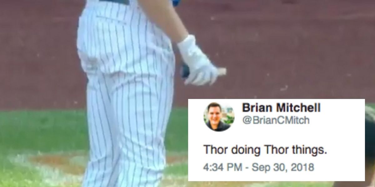 New York Mets video: Noah Syndergaard breaks bat on swing and miss