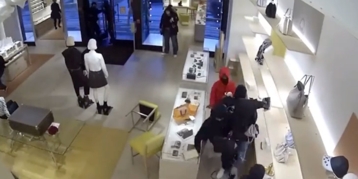 Can you help? Looting at Louis Vuitton #CanYouIDME